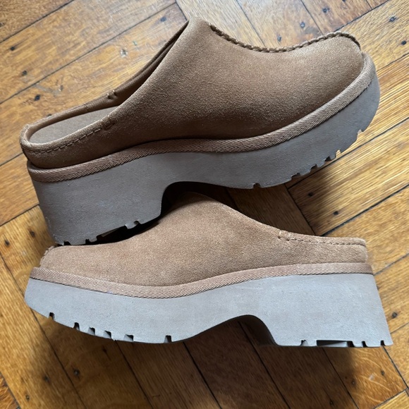UGG New Heights Clog in Chestnut Sz 7 - Picture 3 of 6